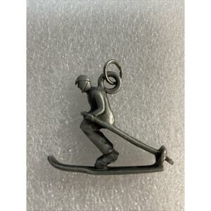 Vintage 1.25” Skier Silver Toned Metal Pendant Charm GnuFashion